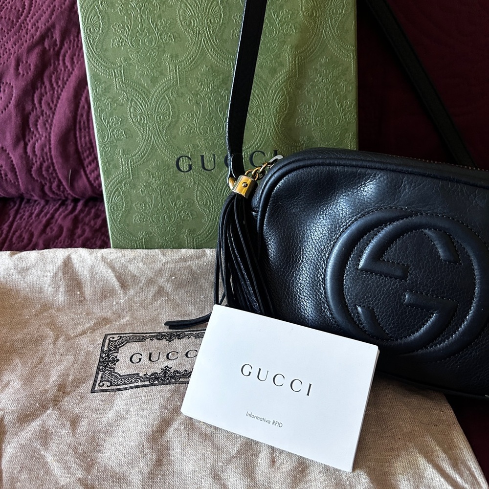 GUCCI crossbody black bag. Absolutely authentic.SoHo mini disco